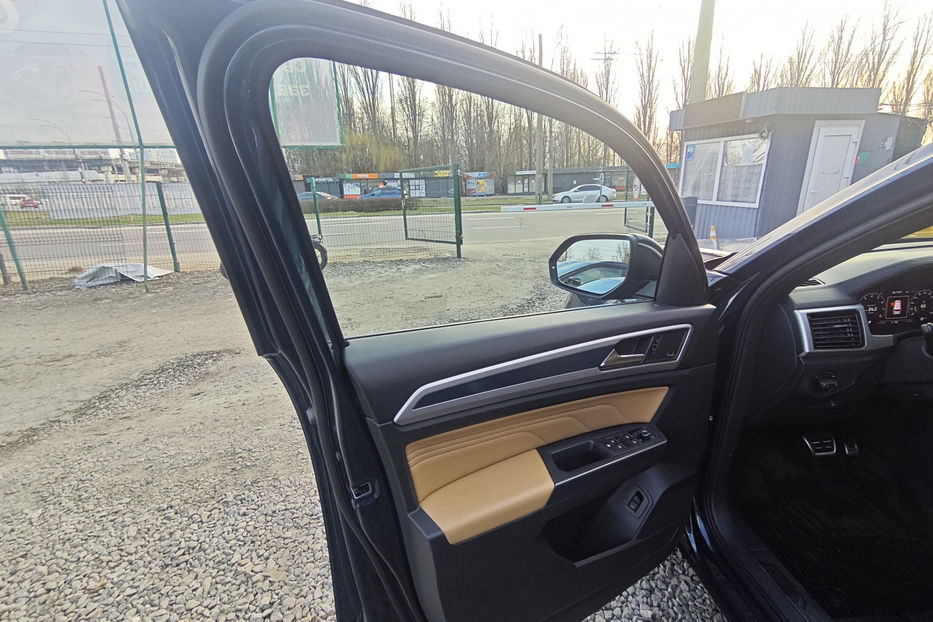 Продам Volkswagen Atlas 3.6 FSI AT (276 к.с.) 4Motion  2021 года в Киеве
