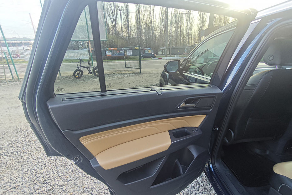 Продам Volkswagen Atlas 3.6 FSI AT (276 к.с.) 4Motion  2021 года в Киеве