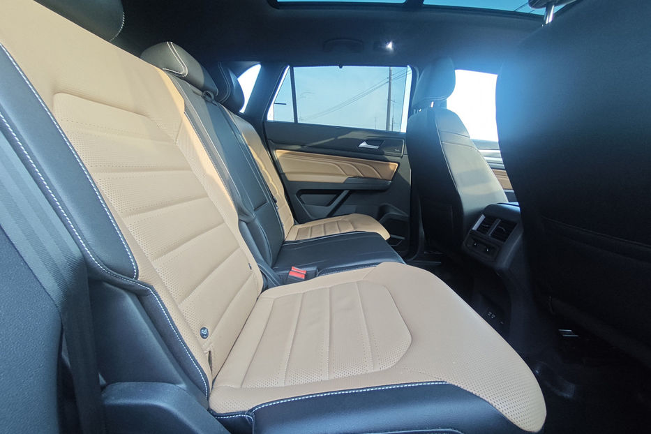 Продам Volkswagen Atlas 3.6 FSI AT (276 к.с.) 4Motion  2021 года в Киеве