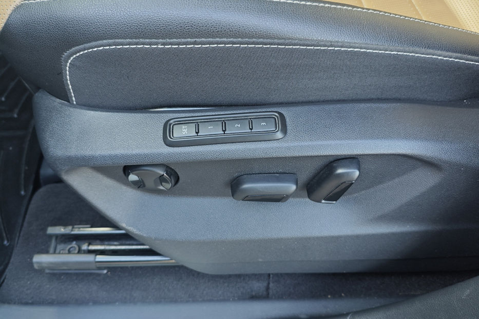 Продам Volkswagen Atlas 3.6 FSI AT (276 к.с.) 4Motion  2021 года в Киеве