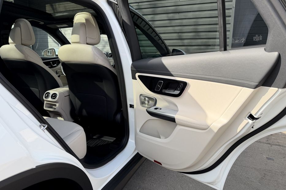 Продам Mercedes-Benz GLC-Class 300 4Matic Avangarde 2024 года в Киеве