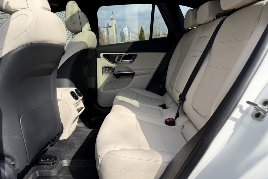 Продам Mercedes-Benz GLC-Class 300 4Matic Avangarde 2024 года в Киеве