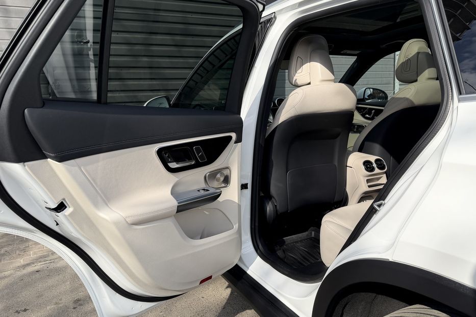 Продам Mercedes-Benz GLC-Class 300 4Matic Avangarde 2024 года в Киеве