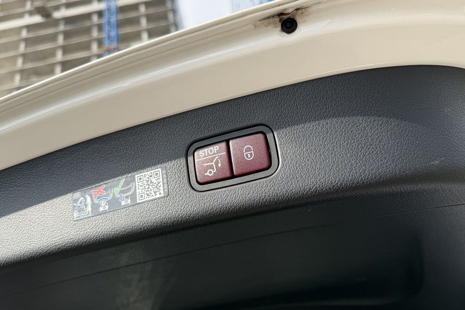 Продам Mercedes-Benz GLC-Class 300 4Matic Avangarde 2024 года в Киеве