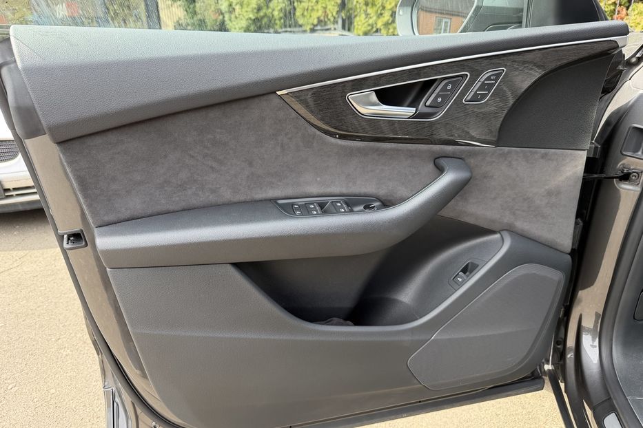 Продам Audi Q8 50 tdi 2019 года в Киеве