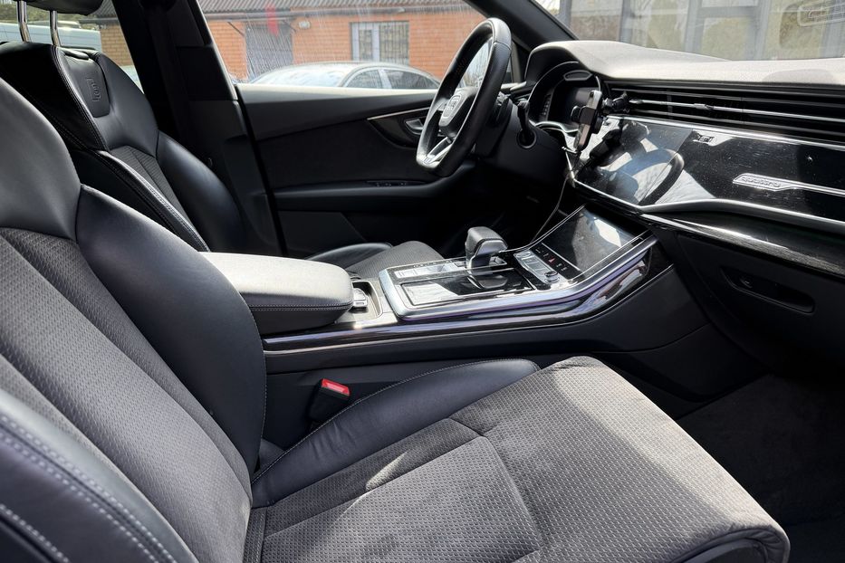 Продам Audi Q8 50 tdi 2019 года в Киеве