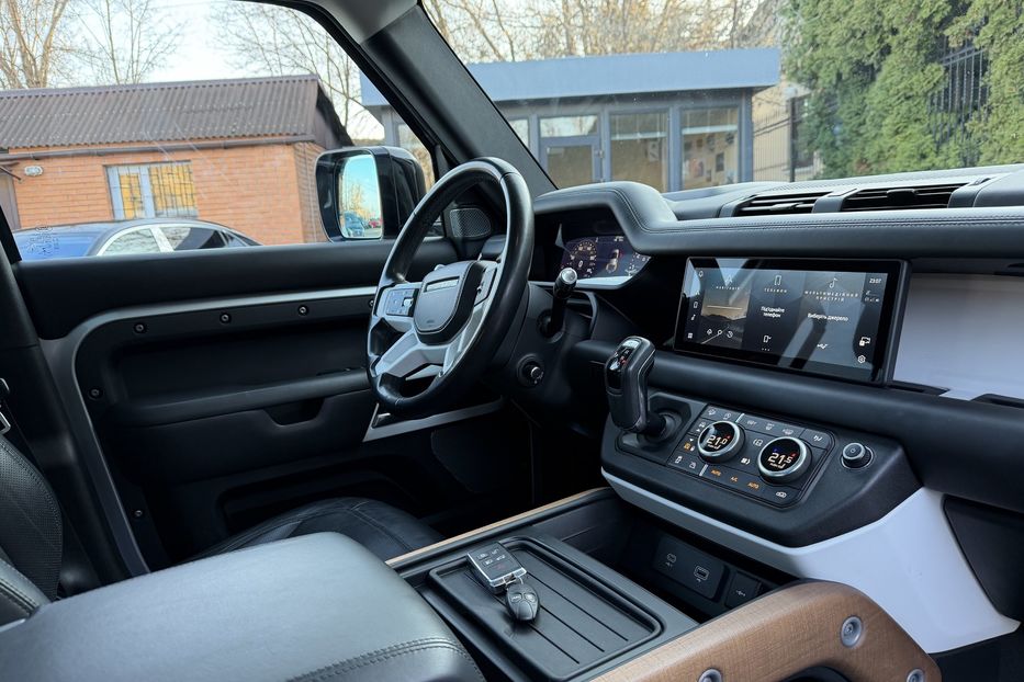 Продам Land Rover Defender P 400 HSE 2020 года в Киеве