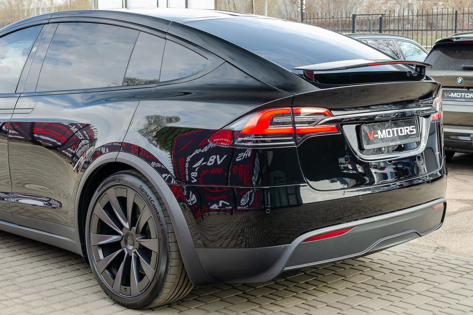 Продам Tesla Model X Plaid 2022 года в Киеве