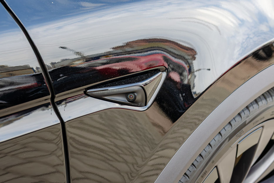 Продам Tesla Model X Plaid 2022 года в Киеве