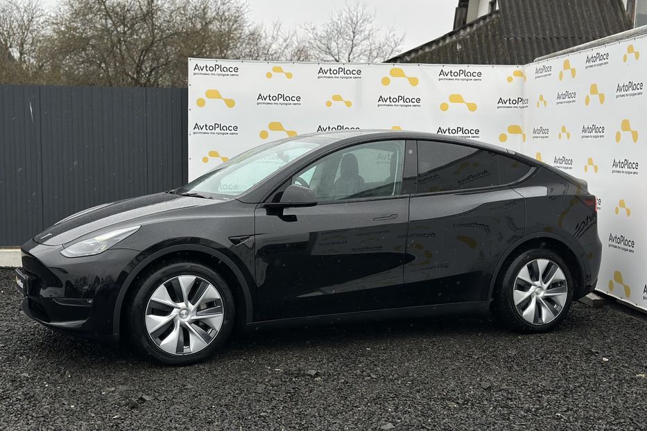 Продам Tesla Model Y 2022 года в Луцке