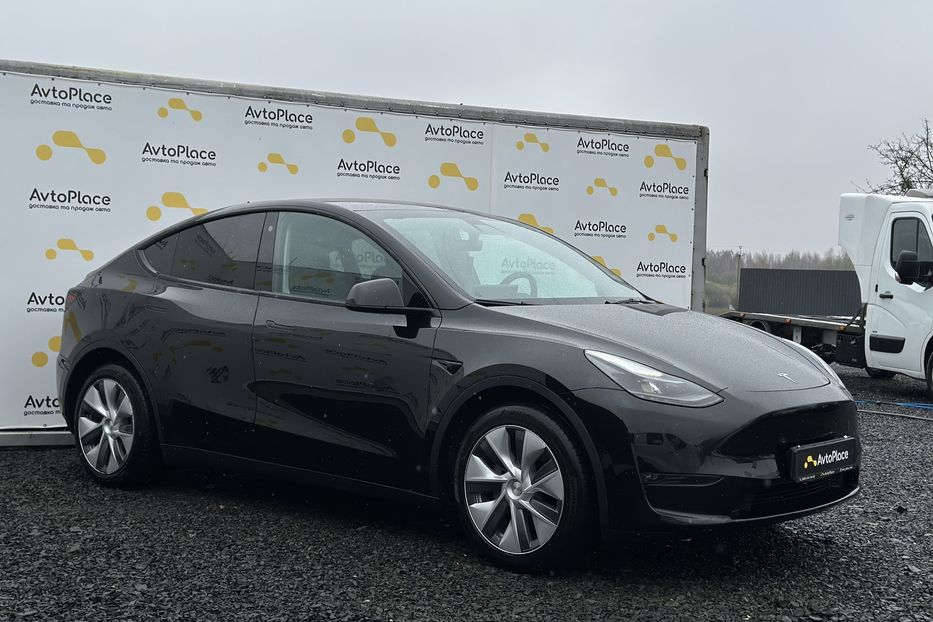 Продам Tesla Model Y 2022 года в Луцке
