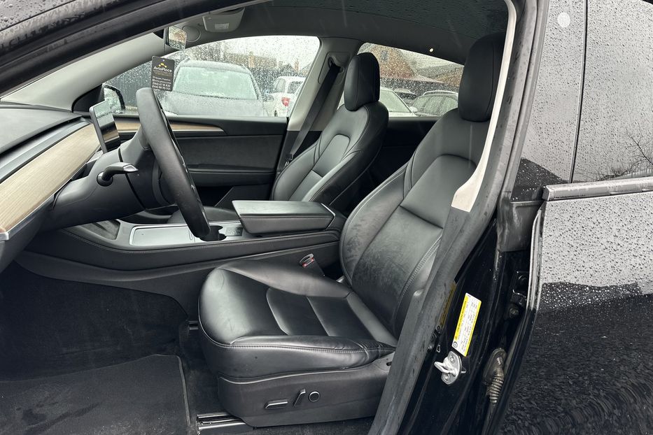 Продам Tesla Model Y 2022 года в Луцке