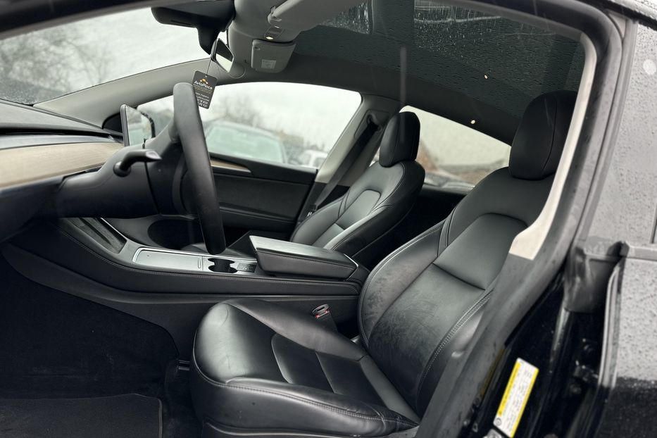 Продам Tesla Model Y 2022 года в Луцке