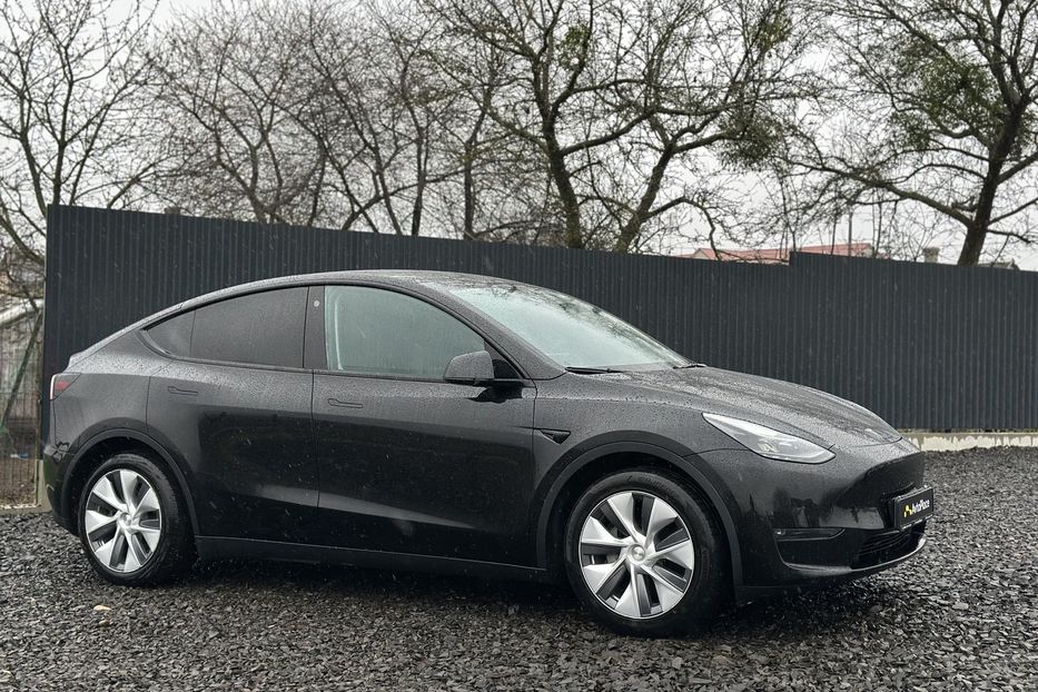 Продам Tesla Model Y 2022 года в Луцке