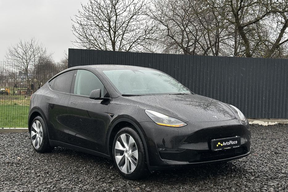 Продам Tesla Model Y 2022 года в Луцке