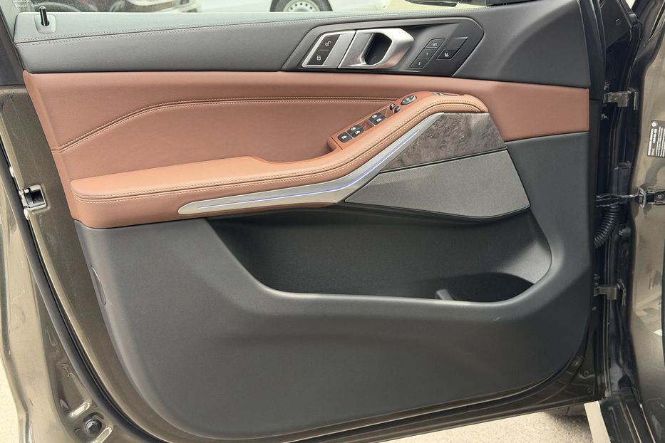 Продам BMW X5 40і 2023 года в Киеве