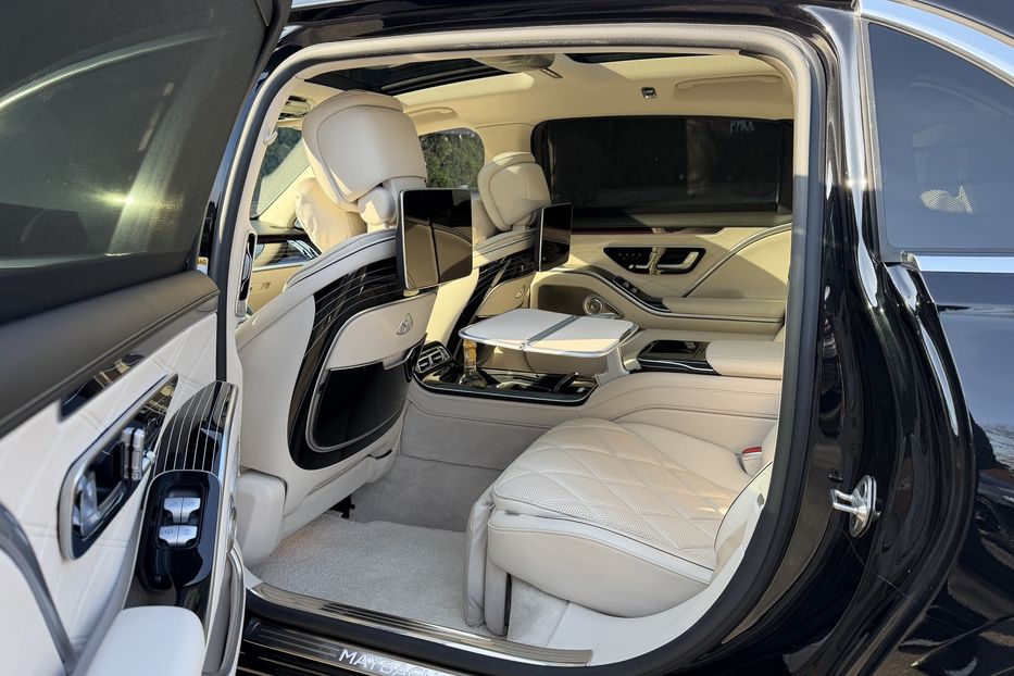 Продам Mercedes-Benz Maybach 580  2022 года в Киеве