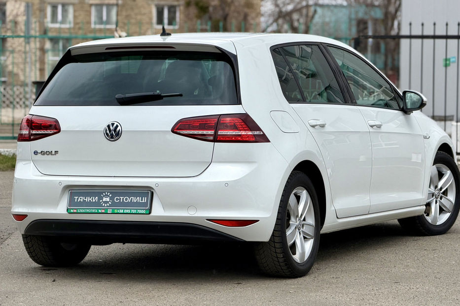 Продам Volkswagen e-Golf 24.2 kWh (115 к.с.) • Highline 2015 года в Киеве