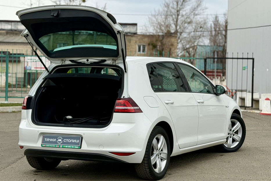 Продам Volkswagen e-Golf 24.2 kWh (115 к.с.) • Highline 2015 года в Киеве