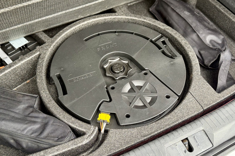 Продам Volkswagen e-Golf 24.2 kWh (115 к.с.) • Highline 2015 года в Киеве