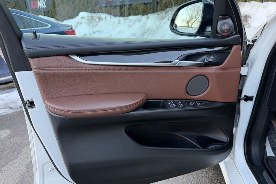 Продам BMW X5 M50d  2013 года в Киеве