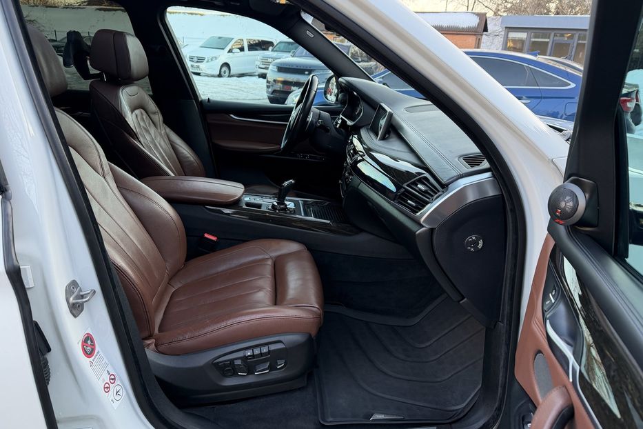 Продам BMW X5 M50d  2013 года в Киеве