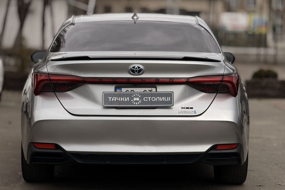 Продам Toyota Avalon 2.5 FHEV CVT (215 к.с.) 2018 года в Киеве