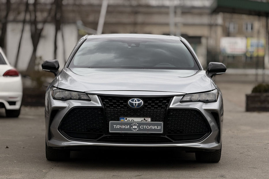 Продам Toyota Avalon 2.5 FHEV CVT (215 к.с.) 2018 года в Киеве