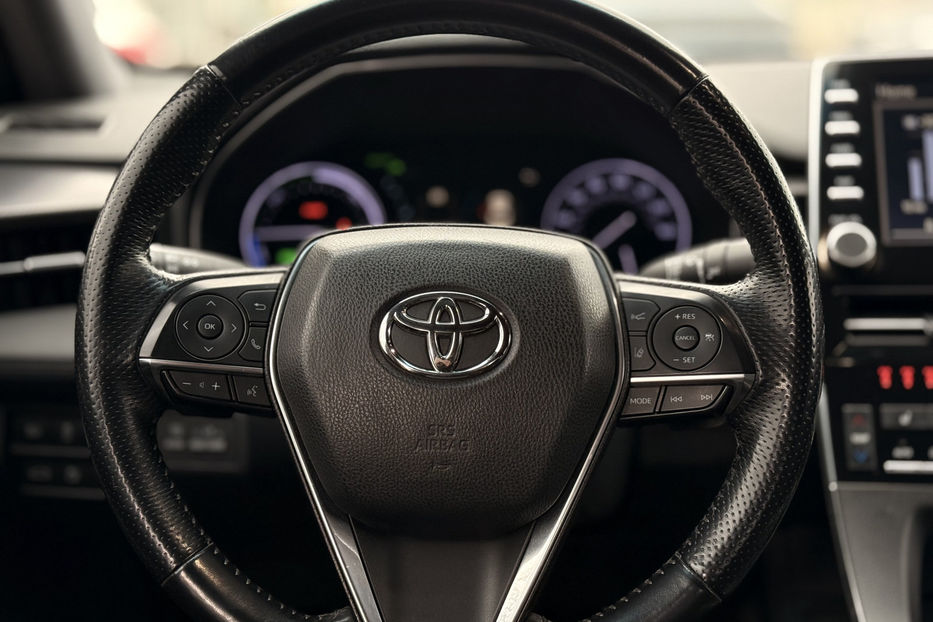 Продам Toyota Avalon 2.5 FHEV CVT (215 к.с.) 2018 года в Киеве
