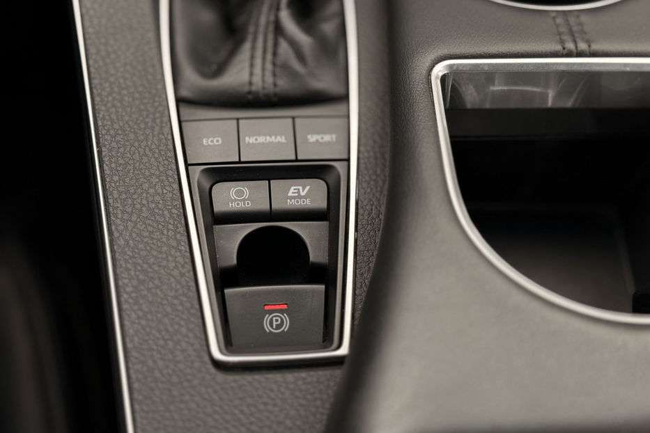 Продам Toyota Avalon 2.5 FHEV CVT (215 к.с.) 2018 года в Киеве