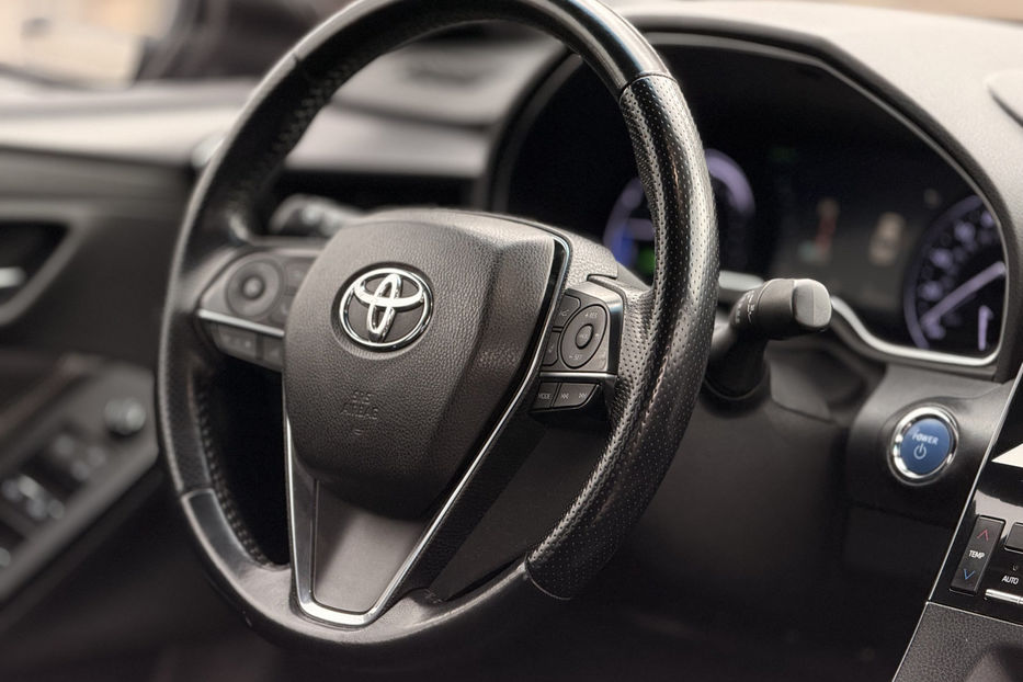 Продам Toyota Avalon 2.5 FHEV CVT (215 к.с.) 2018 года в Киеве