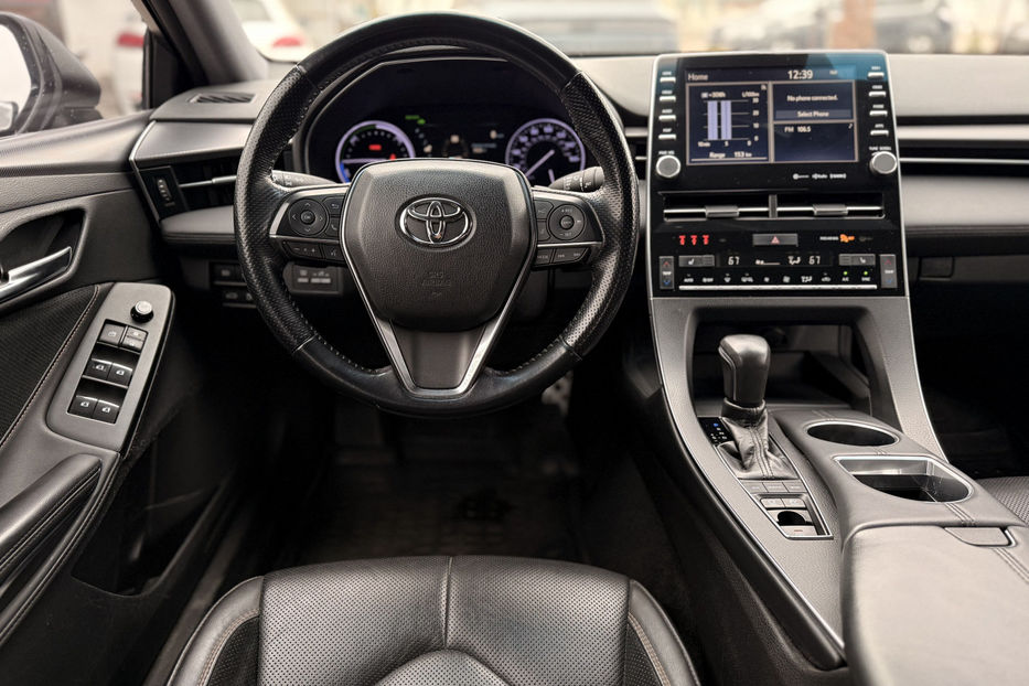 Продам Toyota Avalon 2.5 FHEV CVT (215 к.с.) 2018 года в Киеве