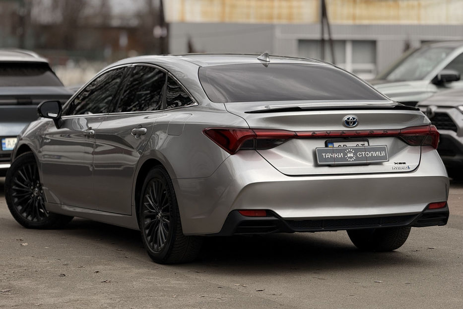 Продам Toyota Avalon 2.5 FHEV CVT (215 к.с.) 2018 года в Киеве