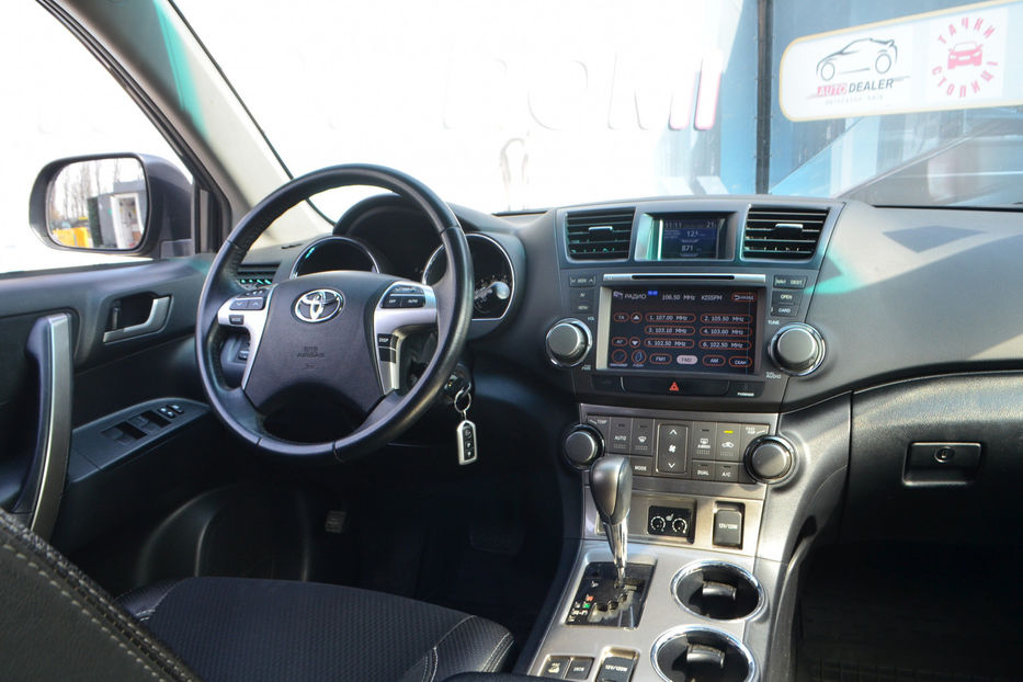 Продам Toyota Highlander 3.5 AT (273 к.с.) AWD • XLE  2012 года в Киеве