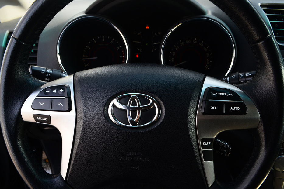 Продам Toyota Highlander 3.5 AT (273 к.с.) AWD • XLE  2012 года в Киеве
