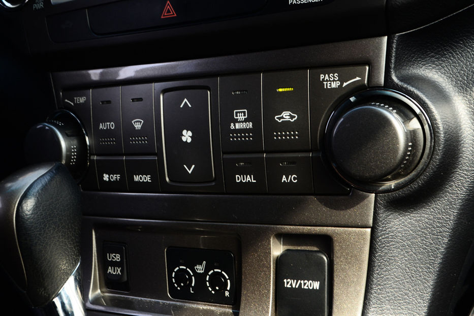 Продам Toyota Highlander 3.5 AT (273 к.с.) AWD • XLE  2012 года в Киеве