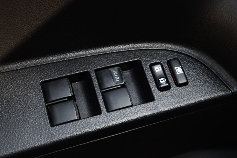 Продам Toyota Highlander 3.5 AT (273 к.с.) AWD • XLE  2012 года в Киеве