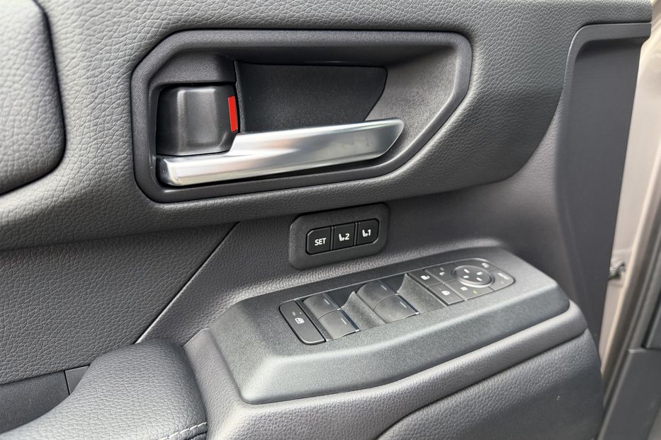 Продам Toyota Land Cruiser Prado 2.4 turbo Premium 2025 года в Киеве