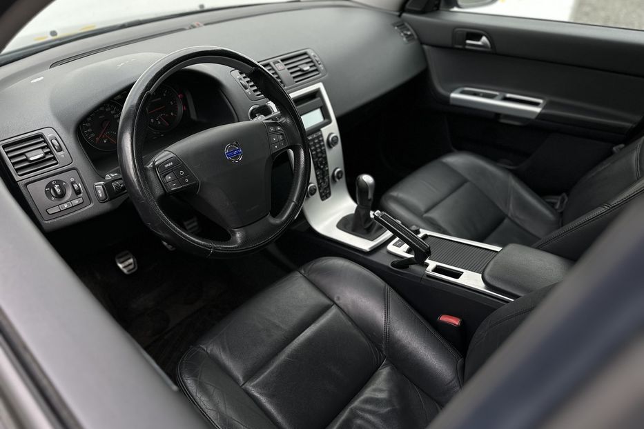 Продам Volvo V50 2011 года в Луцке