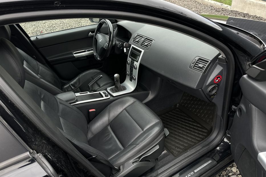 Продам Volvo V50 2011 года в Луцке