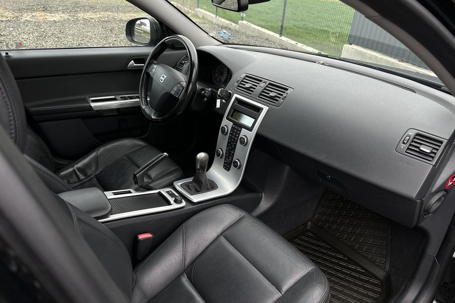 Продам Volvo V50 2011 года в Луцке