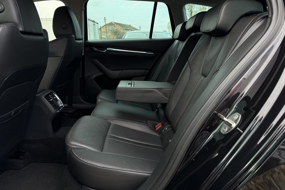 Продам Skoda Octavia А8 2.0 TDI 150 к.с ШКІРА МАСАЖ 2021 года в Львове