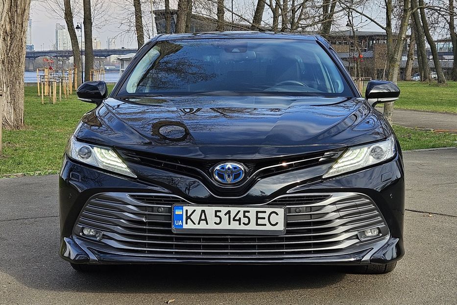 Продам Toyota Camry Hybrid PREMIUM 2019 года в Киеве