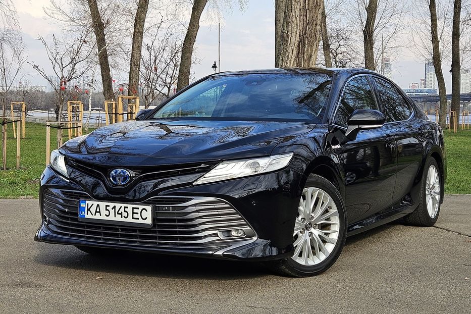 Продам Toyota Camry Hybrid PREMIUM 2019 года в Киеве