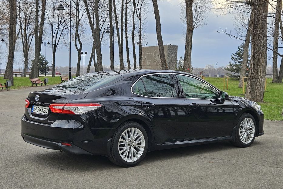 Продам Toyota Camry Hybrid PREMIUM 2019 года в Киеве