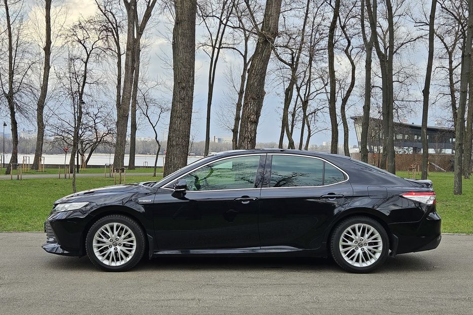 Продам Toyota Camry Hybrid PREMIUM 2019 года в Киеве