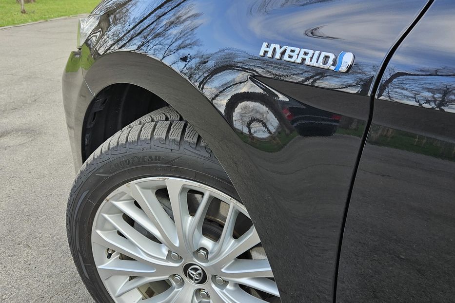 Продам Toyota Camry Hybrid PREMIUM 2019 года в Киеве