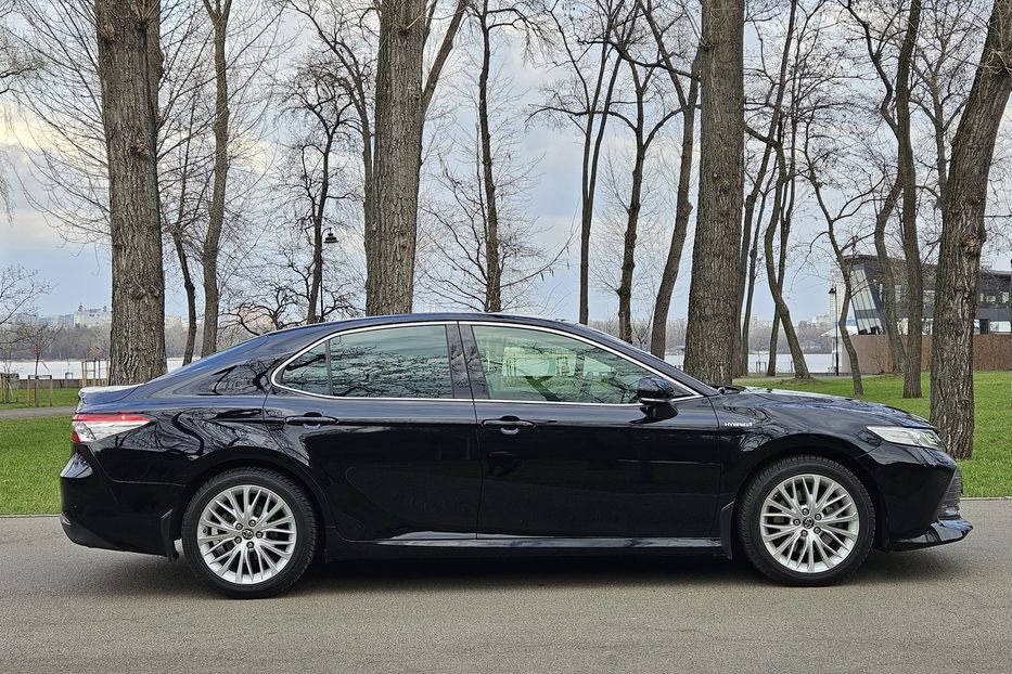 Продам Toyota Camry Hybrid PREMIUM 2019 года в Киеве