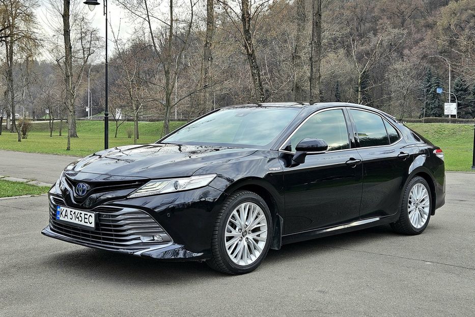 Продам Toyota Camry Hybrid PREMIUM 2019 года в Киеве