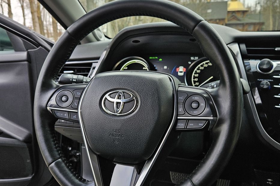 Продам Toyota Camry Hybrid PREMIUM 2019 года в Киеве